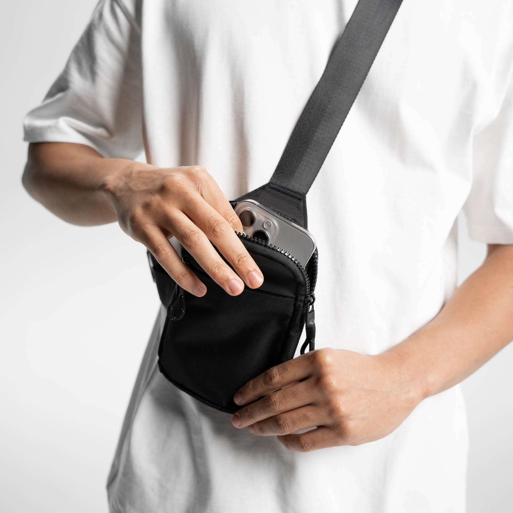 Borsa tracolla indossata - lifestyle