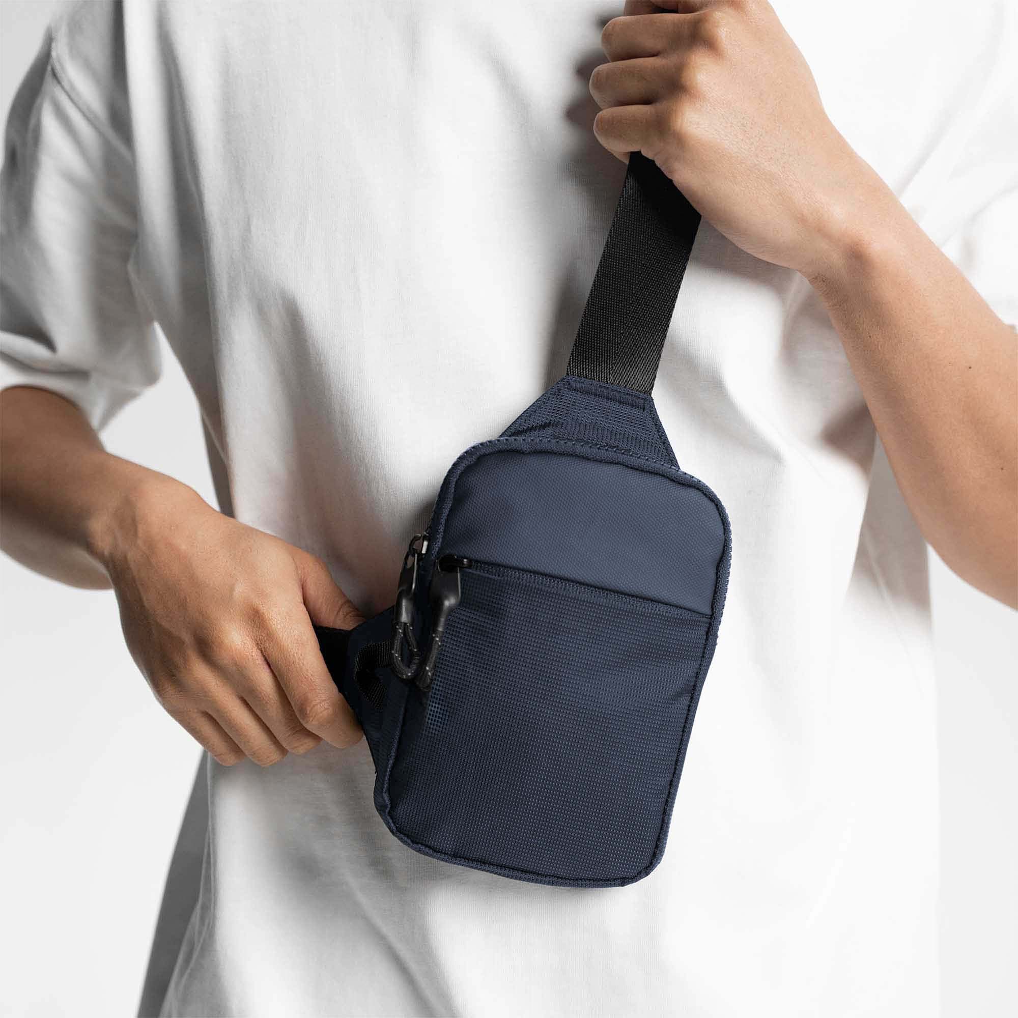 Borsa tracolla blu navy vista frontale